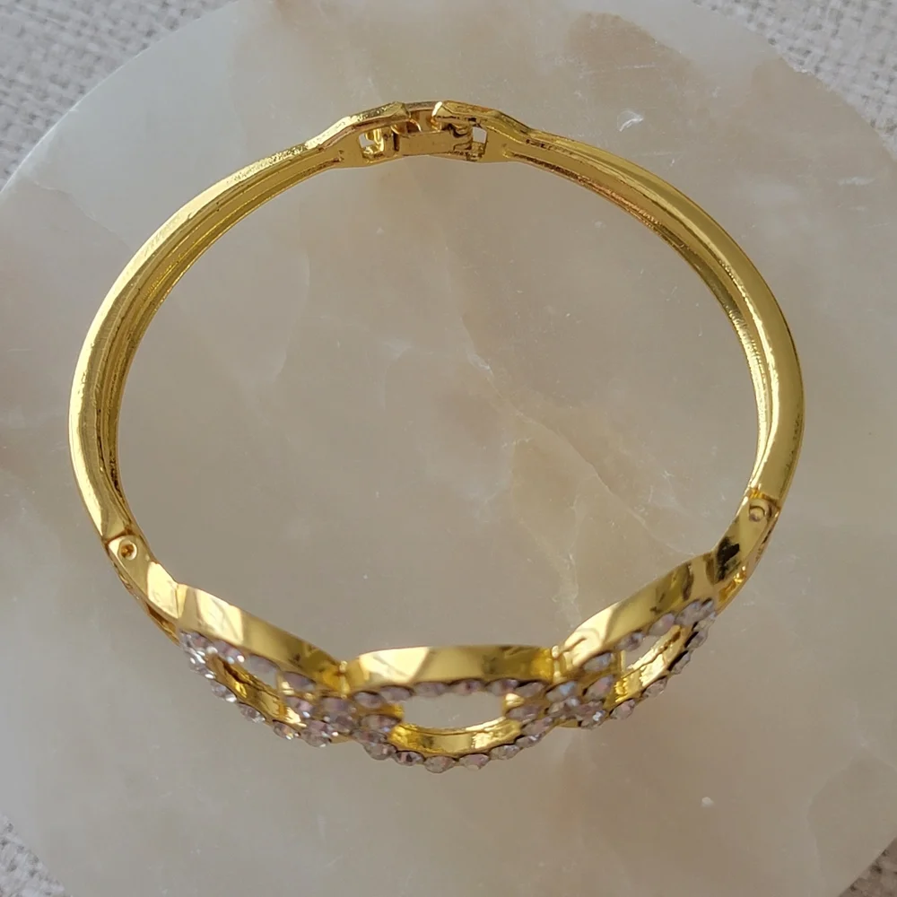 Rhinestone Bracelet in Gold Tone